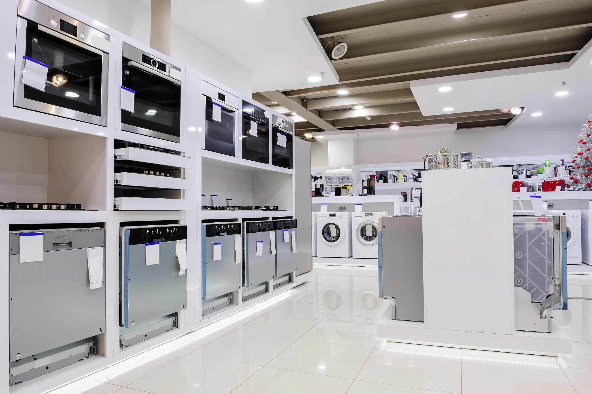 Store containing home appliances including microwaves and dishwashers